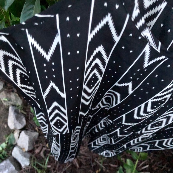 Xhilaration Romper Sleeveless Tribal Patterned Sz. XL - Picture 4 of 9